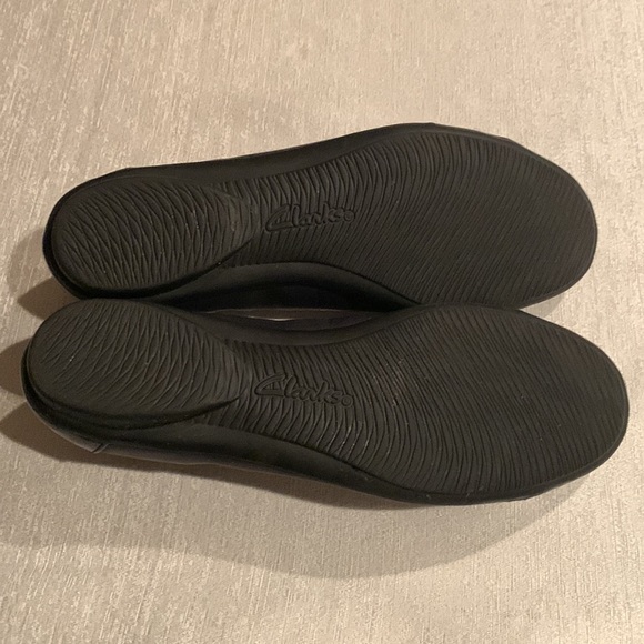 Clarks Gracelin Wind Black & Navy Leather Ballet Flat - Picture 6 of 6